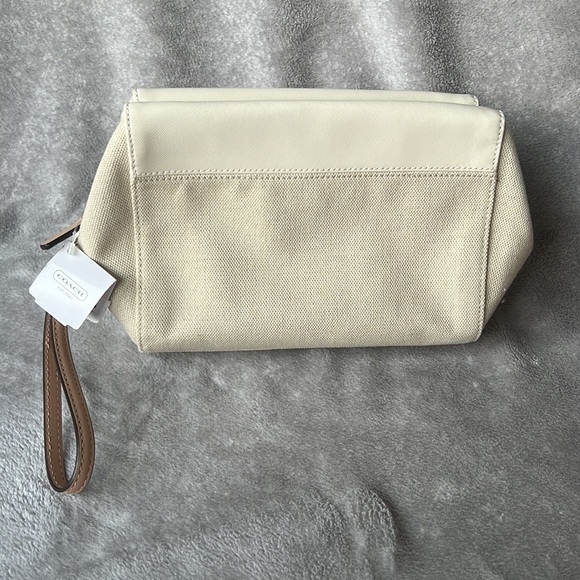 NWT Coach boxy clutch, natural with pink interior - Picture 6 of 7